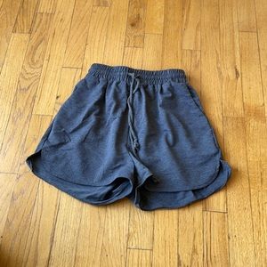 Drawstring shorts with pockets